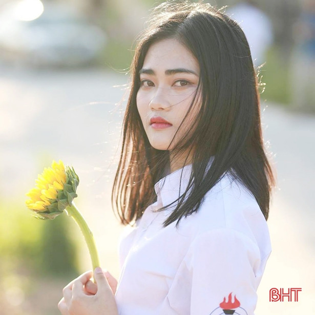 Chân dung nữ sinh 10X xinh đẹp, yêu màu xanh áo lính Kiều Anh Phương Chân dung nữ sinh 10X xinh đẹp, yêu màu xanh áo lính Kiều Anh Phương