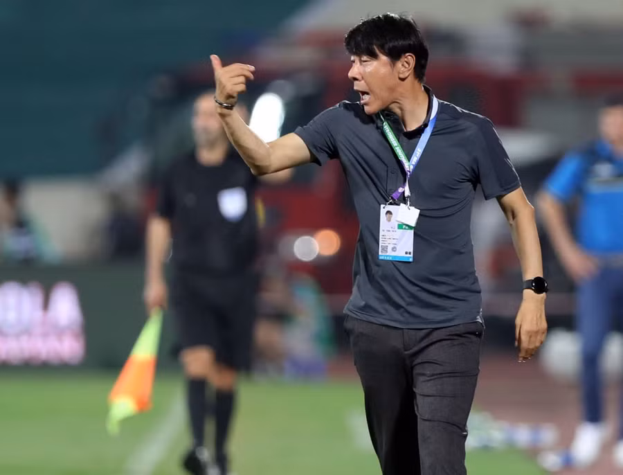 Nhận mức lương 1,5 triệu USD/năm nhưng huấn luyện viên Shin Tae-yong chưa đáp ứng được kỳ vọng của bóng đá Indonesia.