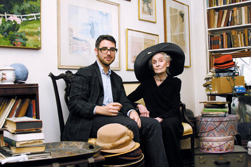 Những cụ bà đẹp quên tuổi tác hút mọi ánh nhìn - Ảnh 1