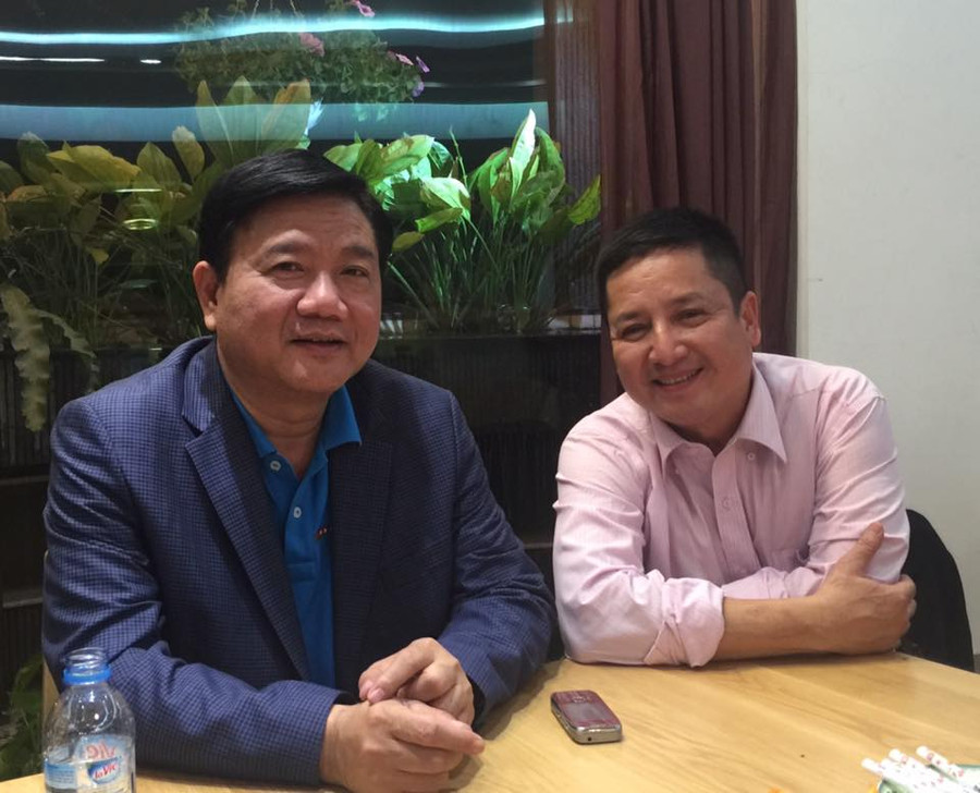 NSƯT Chí Trung chia tay tân Bí thư Thành ủy TP.HCM Đinh La Thăng NSƯT Chí Trung chia tay tân Bí thư Thành ủy TP.HCM Đinh La Thăng.