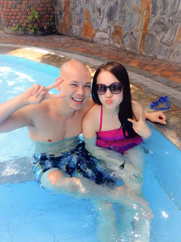 Hiện tại, Thái Ngọc Bích không còn đi hát để tập trung chăm sóc chồng, con.