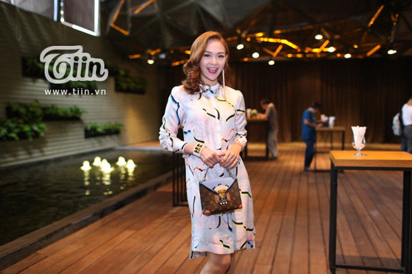 Minh Hằng đã sẵn sàng "đối đầu" Thủy Tiên, Đoan Trang ảnh 2