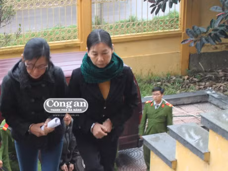 Hang loat nguoi sap bay lua chay viec - Anh 1