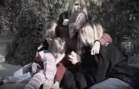 Vo quyet dinh de non de chong duoc gap mat con truoc khi 