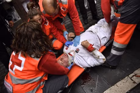 Cac le hoi nguy hiem nhat the gioi: Do mau voi bo tot o Tay Ban Nha - Anh 2