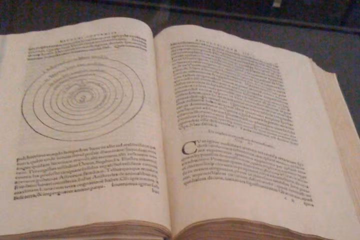 Trộm sách trị giá hơn 2,5 triệu USD