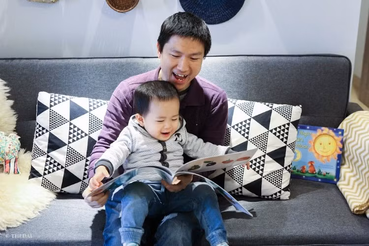 Cha mẹ cần hỗ trợ và khuyến khích trẻ tự tin hơn. Ảnh minh họa: Thế Đại