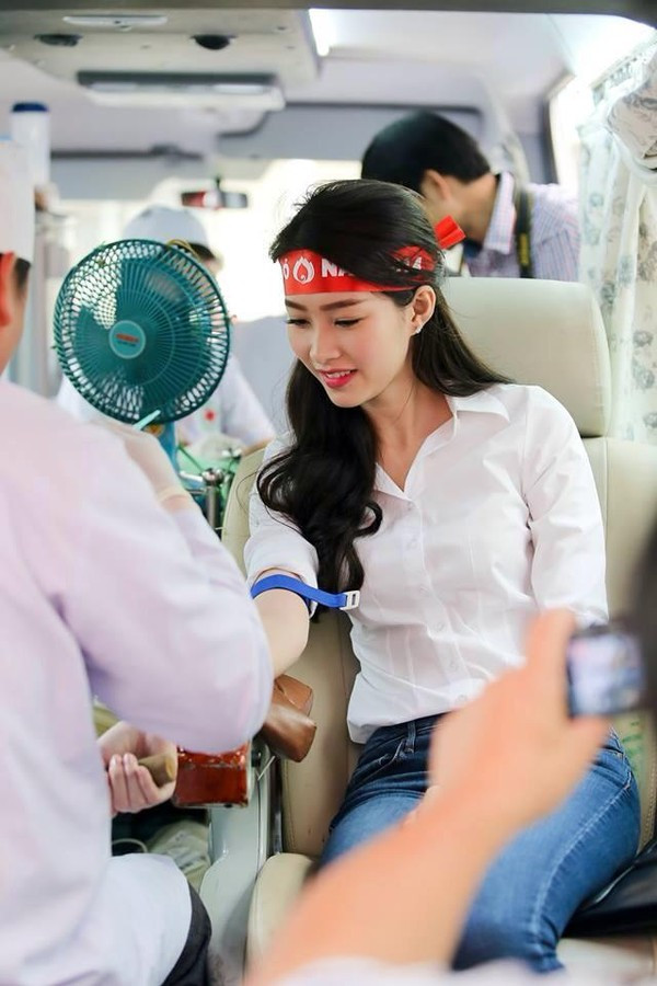 Mê mẩn trước vẻ đẹp thuần khiết của Hoa hậu Đặng Thu Thảo