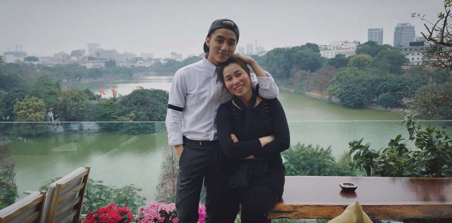 Sơn Tùng-MTP: Những khoảnh khắc giản dị bên gia đình ảnh 4 sơn tùng mtp