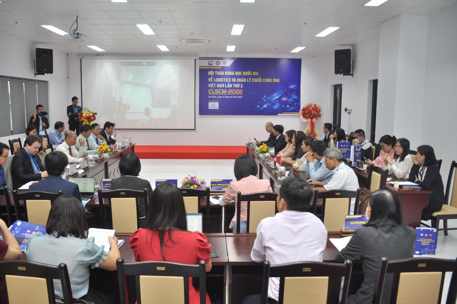 Hội thảo khoa học quốc gia về Logistics và Quản lý chuỗi cung ứng Việt Nam được tổ chức song song hai hình thức trực tuyến và trực tiếp Hội thảo khoa học quốc gia về Logistics và Quản lý chuỗi cung ứng Việt Nam được tổ chức song song hai hình thức trực tuyến và trực tiếp
