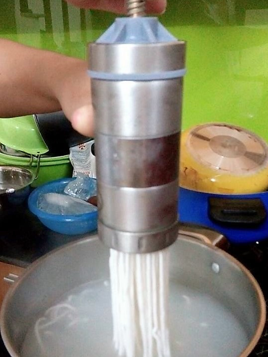Cách làm bún tươi tại nhà đảm bảo an toàn, tốt cho sức khỏe - Ảnh 3 Cách làm bún tươi tại nhà đảm bảo an toàn, tốt cho sức khỏe - Ảnh 3
