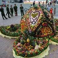 Cận cảnh mâm cỗ Trung thu lớn nhất Việt Nam