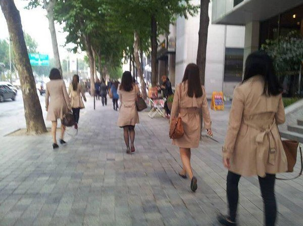 Hàn Quốc: Báo động sắc đẹp... đồng phục, nam hóa... nữ ảnh 1