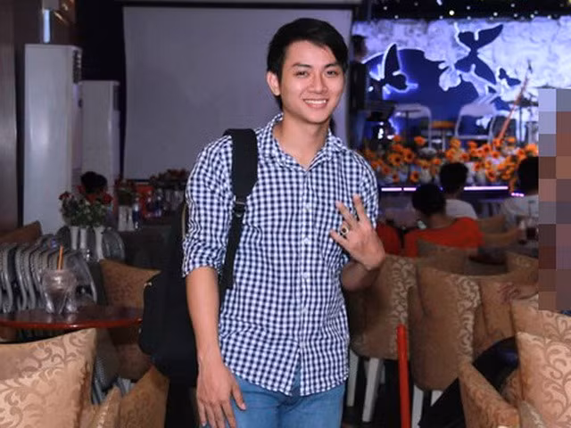 Hoài Lâm giản dị đi tập hát