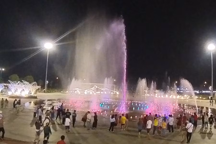 Khu vực biểu diễn nhạc nước.