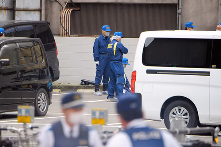 Ba kẻ bịt mặt cướp 3,5 triệu USD giữa ban ngày