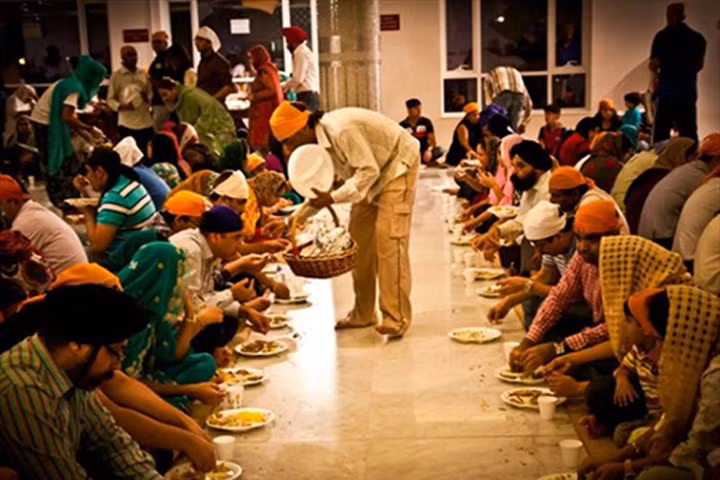 Kỷ lục Guinness về bữa ăn sáng từ thiện cho 600 người đến từ 101 quốc gia