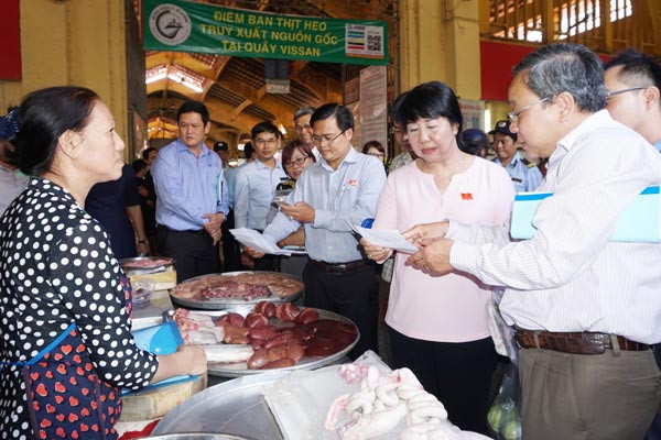 Phải hạn chế tối đa tình trạng "trồng rau 2 luống, nuôi lợn 2 chuồng"