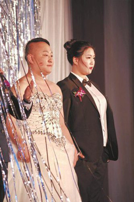 Sợ lộ béo, cô dâu đòi mặc vest để chú rể... mặc váy - Ảnh 5 So lo beo, co dau doi mac vest de chu re... mac vay - Anh 5
