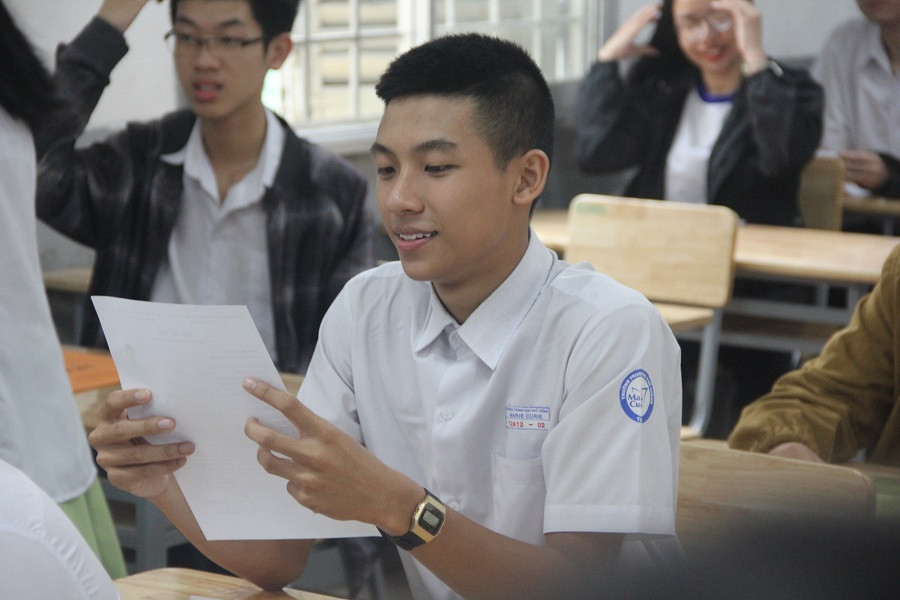 Xem lại thông tin trên thẻ dự thi