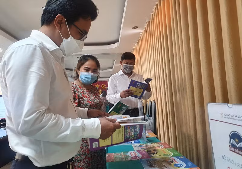 Ngành Giáo dục các địa phương đẩy nhanh tiến độ tiếp cận SGK lớp 3, lớp 7 và lớp 10. 