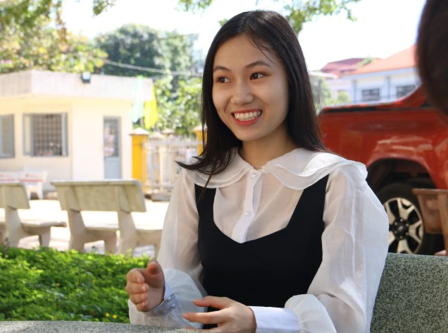 Ánh Tuyết khi học THPT đã là nhà sáng lập của Road to Fulbright University Vietnam.