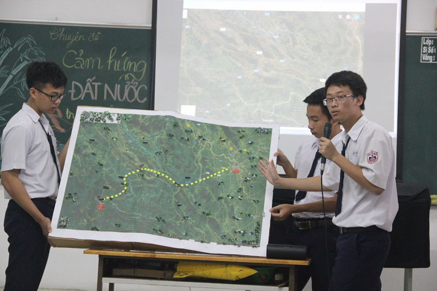 Học sinh Trường THPT Phú Nhuận trong chuyên đề học tập môn Ngữ Văn vận dụng phương pháp STEM