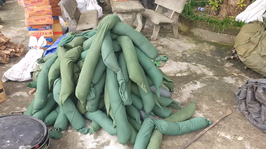 Chùm ảnh: Quân đội chuẩn bị lên đường vào Trà Leng ảnh 3