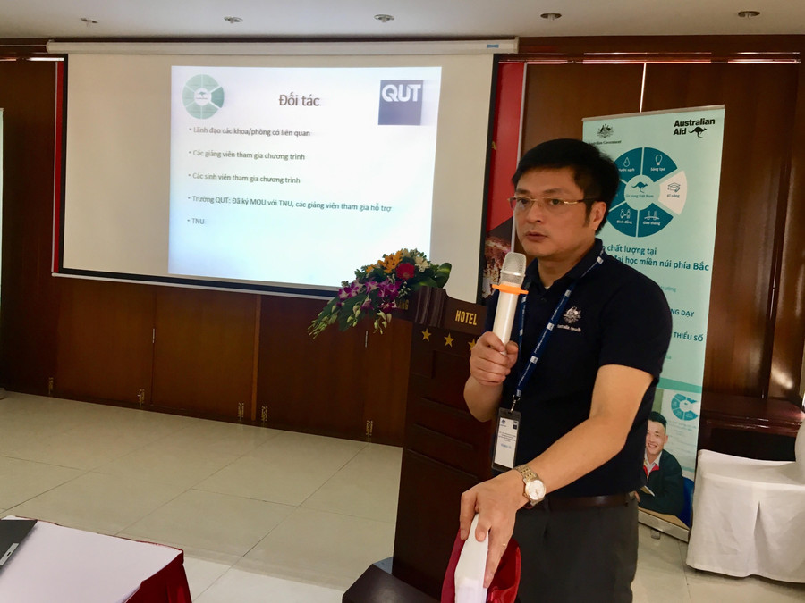 Thầy Đỗ Anh Tài báo cáo về dự án đổi mới tại Trường ĐH Kinh tế và Quản trị Kinh doanh (ĐH Thái Nguyên) Thầy Đỗ Anh Tài báo cáo về dự án đổi mới tại Trường ĐH Kinh tế và Quản trị Kinh doanh (ĐH Thái Nguyên)