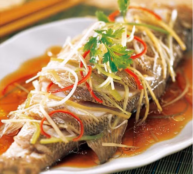 Món cá hấp là món ăn dễ làm và giứ lại được nhiều chất dinh dưỡng nhất.