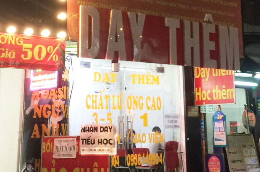 Một cơ sở dạy thêm tại TPHCM tháng 12/2019. Ảnh: Lê Nam Một cơ sở dạy thêm tại TPHCM tháng 12/2019. Ảnh: Lê Nam