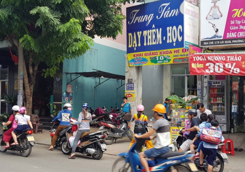 Một trung tâm dạy thêm - học thêm tại quận Tân Phú, TPHCM. Ảnh: Lê Nam Một trung tâm dạy thêm - học thêm tại quận Tân Phú, TPHCM. Ảnh: Lê Nam