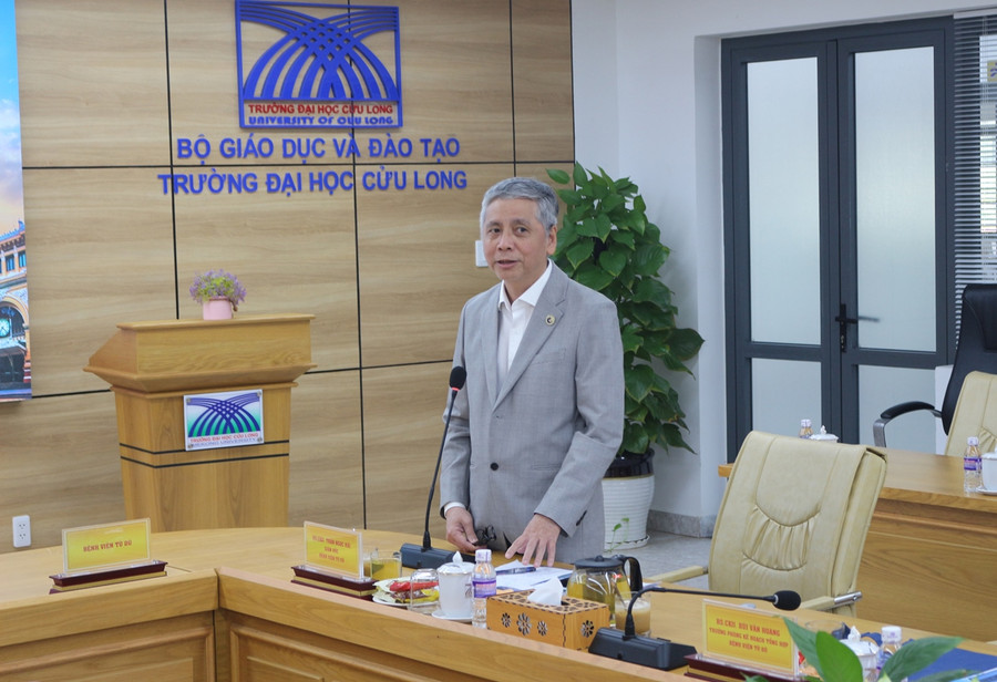 Bác sĩ chuyên khoa 2 Trần Ngọc Hải - Giám đốc Bệnh viện Từ Dũ phát biểu tại buổi làm việc. Bác sĩ chuyên khoa 2 Trần Ngọc Hải - Giám đốc Bệnh viện Từ Dũ phát biểu tại buổi làm việc.