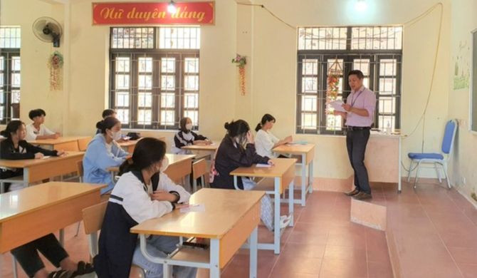 Thí sinh dự thi vào 10 tại Trường THPT chuyên Lê Quý Đôn (Điện Biên). Thí sinh dự thi vào 10 tại Trường THPT chuyên Lê Quý Đôn (Điện Biên).