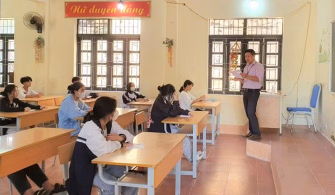 Thí sinh dự thi vào 10 tại Trường THPT chuyên Lê Quý Đôn (Điện Biên).