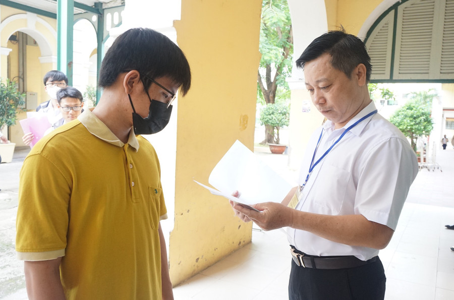 Ứng viên tham gia thi tuyển viên chức do Sở GD&amp;ĐT TPHCM tổ chức đợt tháng 7/2023.