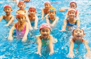 Hướng dẫn tập luyện kỹ năng bơi lội phù hợp với điều kiện của địa phương - Ảnh minh họa