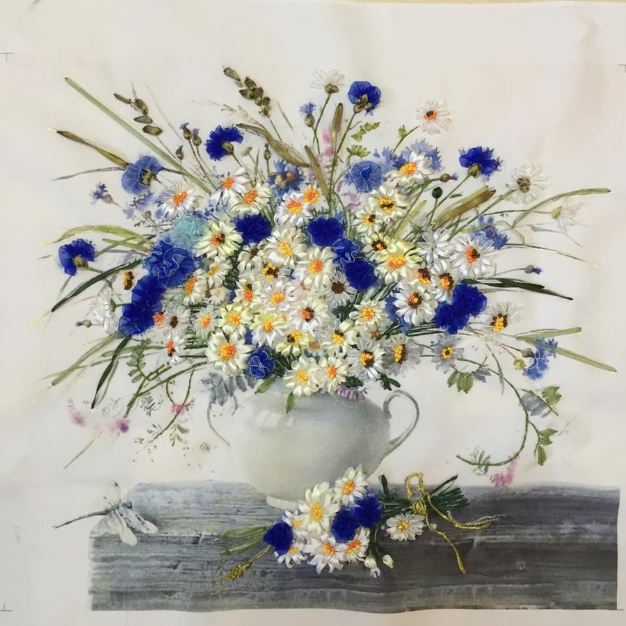 Tranh chữ thập là bức tranh trang trí đẹp, nhưng mẹ bầu hãy cẩn thận. Mô tả ảnh.