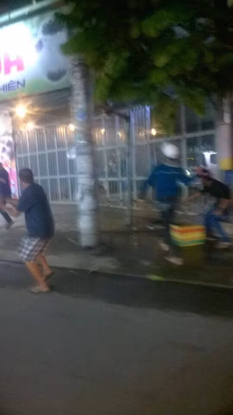 Dieu tra vu mot nguoi bi nhom gan 10 nguoi truy sat guc tai cho - Anh 1