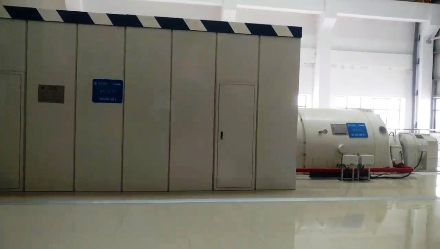 Khu vực tua bin phát điện của nhà máy rác. Khu vực tua bin phát điện của nhà máy rác.