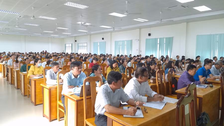 Đại biểu tham dự tập huấn.