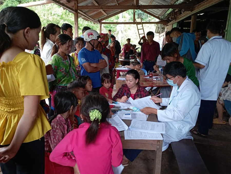 Hơn 98% học sinh Trường PTDTBT Tiểu học số 1 Chung Chải đã tiêm chủng. Hơn 98% học sinh Trường PTDTBT Tiểu học số 1 Chung Chải đã tiêm chủng.