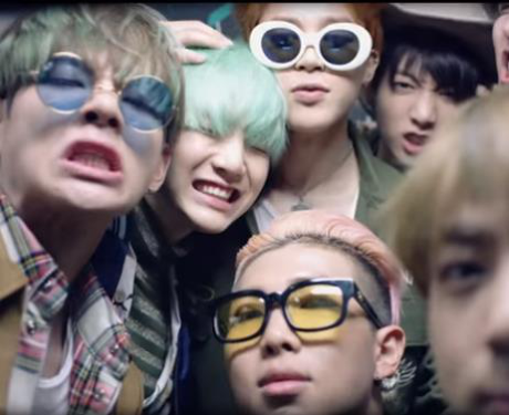 Kinh mat ruoi: tu cau chuyen buon den xu huong dinh cao - Anh 8