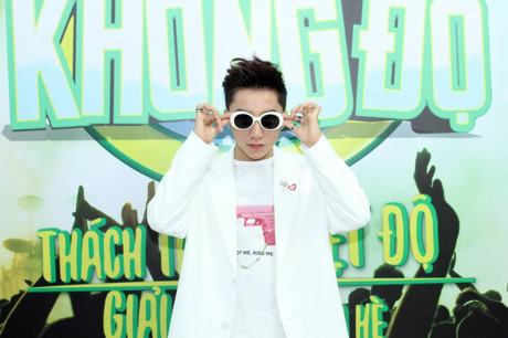 Kinh mat ruoi: tu cau chuyen buon den xu huong dinh cao - Anh 11