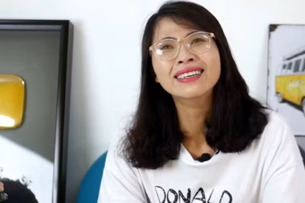 Nữ YouTube Thơ Nguyễn tiếp tục đăng đàn xin lỗi.