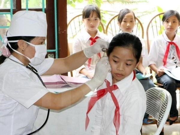 Đưa chỉ tiêu tham gia bảo hiểm y tế học sinh vào đánh giá thi đua