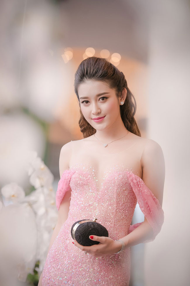 Huyền My vai trần trễ nải thu hút bao ánh nhìn ảnh 22 Huyền My vai trần trễ nải thu hút bao ánh nhìn ảnh 22