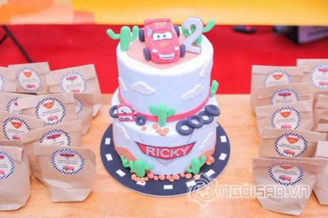 Cựu siêu mẫu Ngọc Thạch tổ chức sinh nhật hoành tráng cho con trai - Ảnh 7 Cuu sieu mau Ngoc Thach to chuc sinh nhat hoanh trang cho con trai - Anh 7