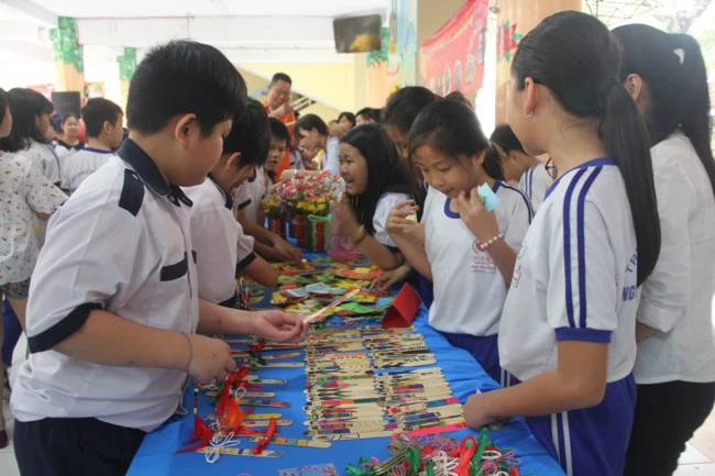 Học sinh tại TP.HCM trong hoạt động Xuân yêu thương. Ảnh minh họa 