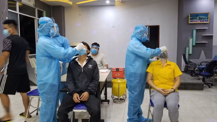 Ngành y tế tăng cường lấy mẫu xét nghiệm phát hiện sớm ca bệnh